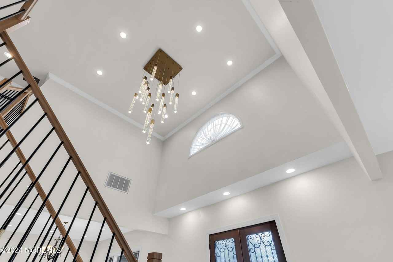 22 Meadow Ln - Photo 7 of 38