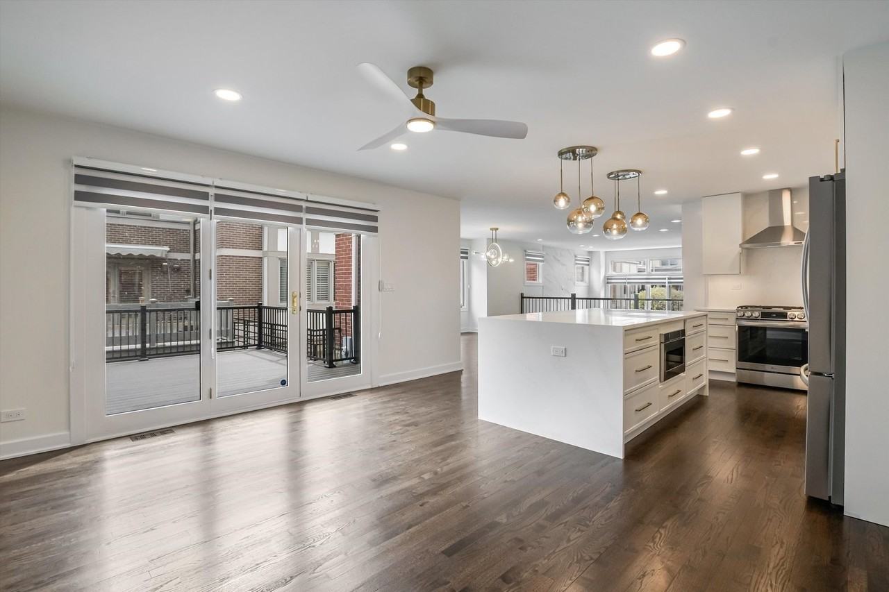 1308 S Plymouth Ct - Photo 7 of 38