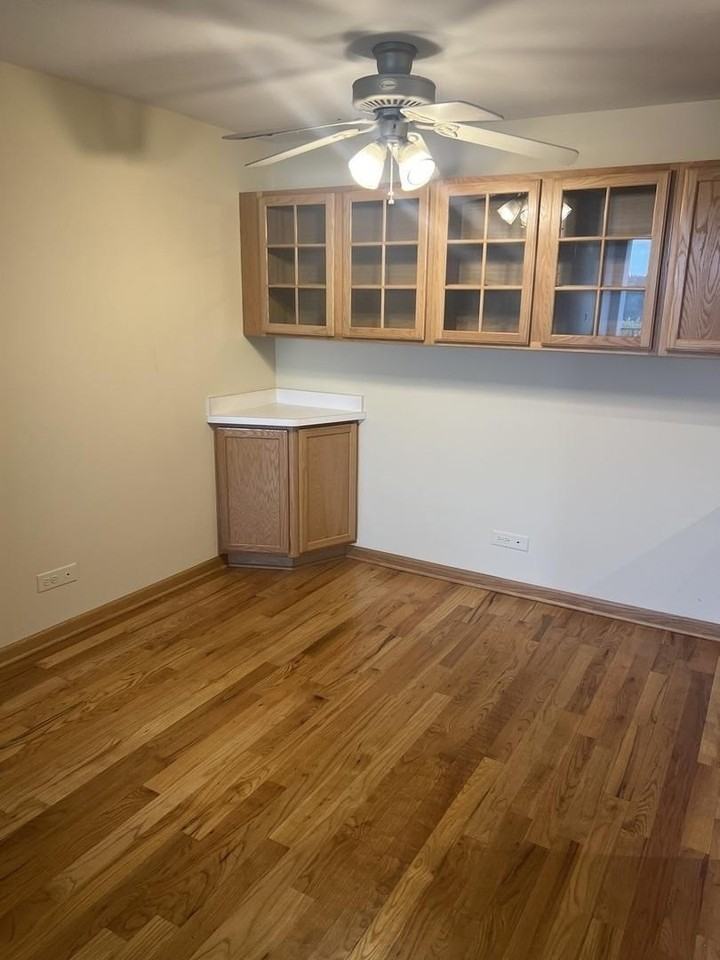 1043 S York Rd Apt 606 - Photo 5 of 8