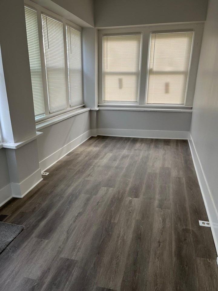 11578 S Perry Ave - Photo 2 of 11