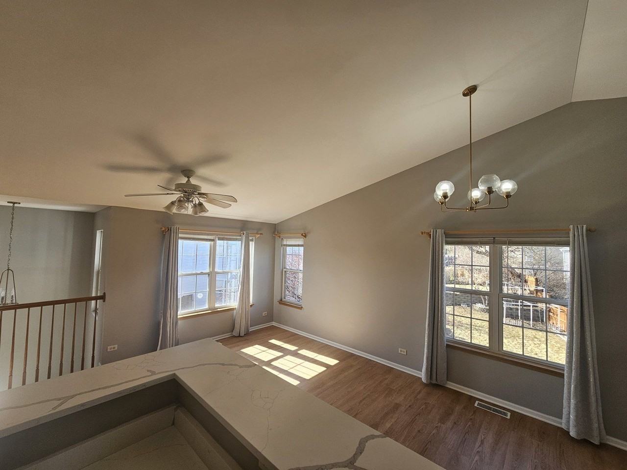 852 Woodewind Dr - Photo 5 of 20