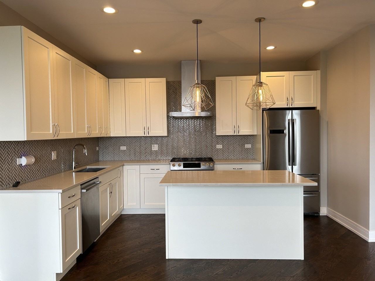 2303 W Wilcox St Apt 4n - Photo 2 of 13