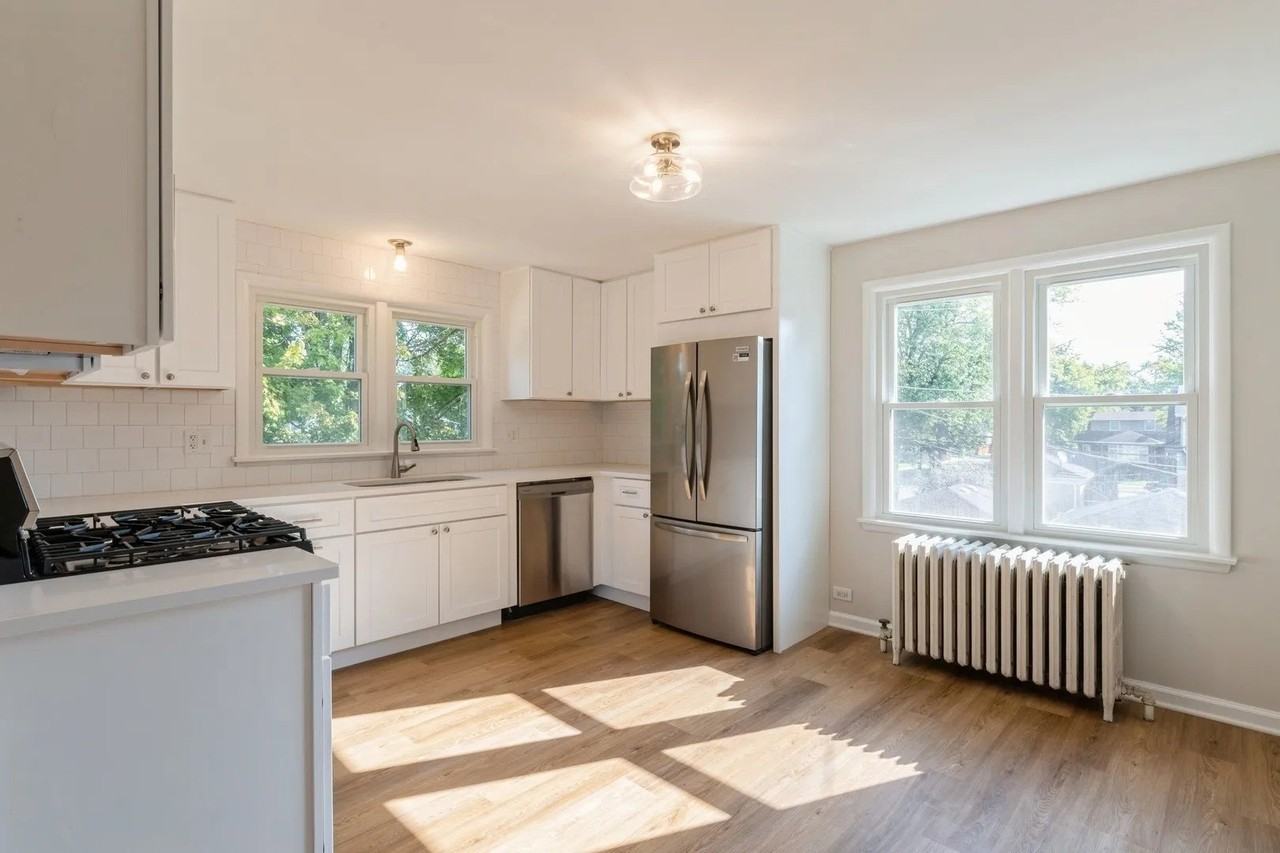 6867 N Ottawa Ave Apt 2 - Photo 5 of 12