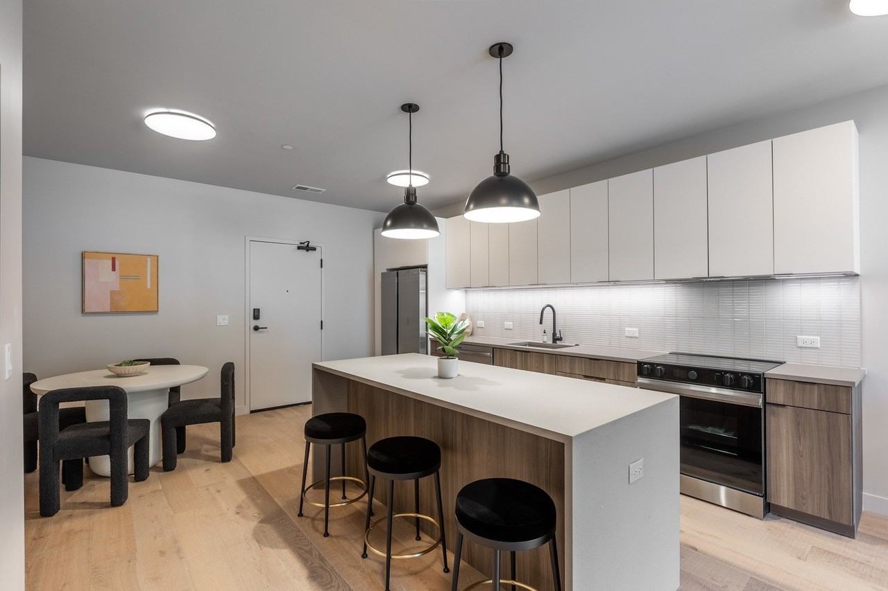 1706 Sherman Ave Apt 203 - Photo 6 of 9