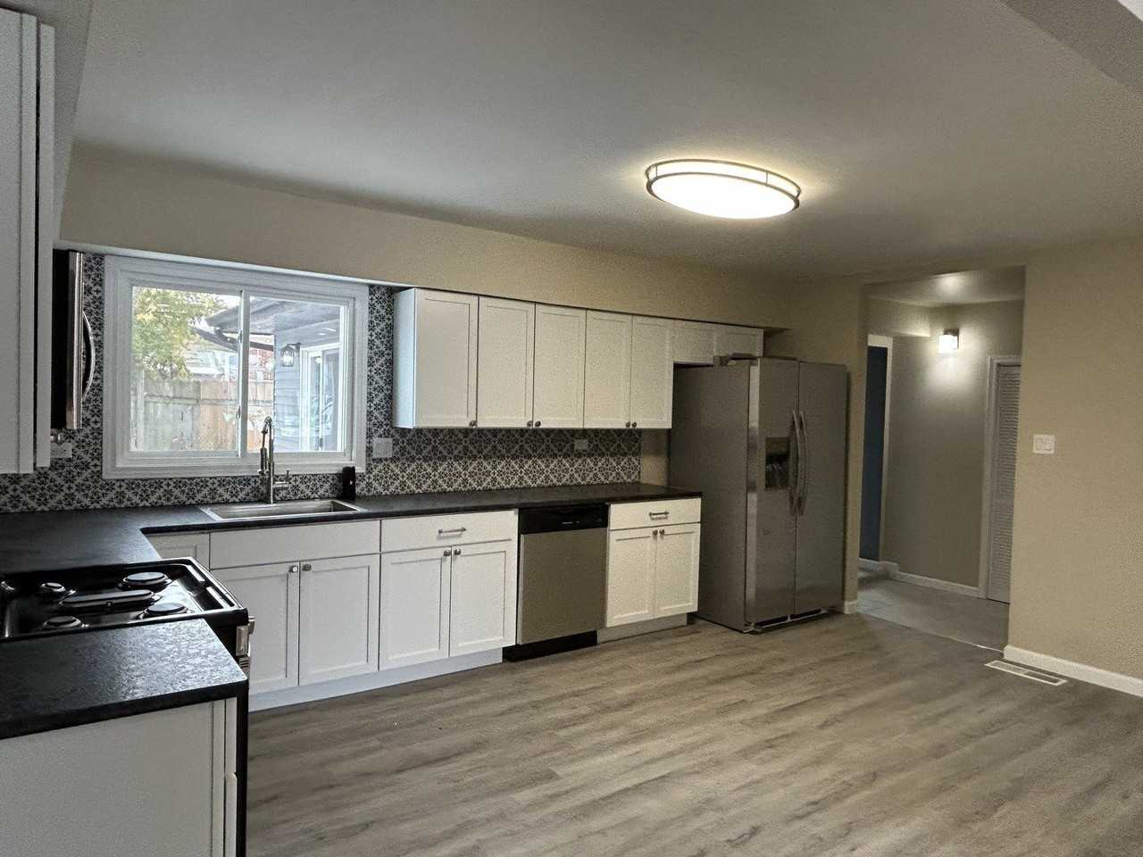 176 Craig Dr W - Photo 2 of 27