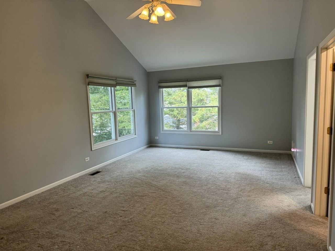 1N061 Mission Ct Unit 1n061 - Photo 7 of 42