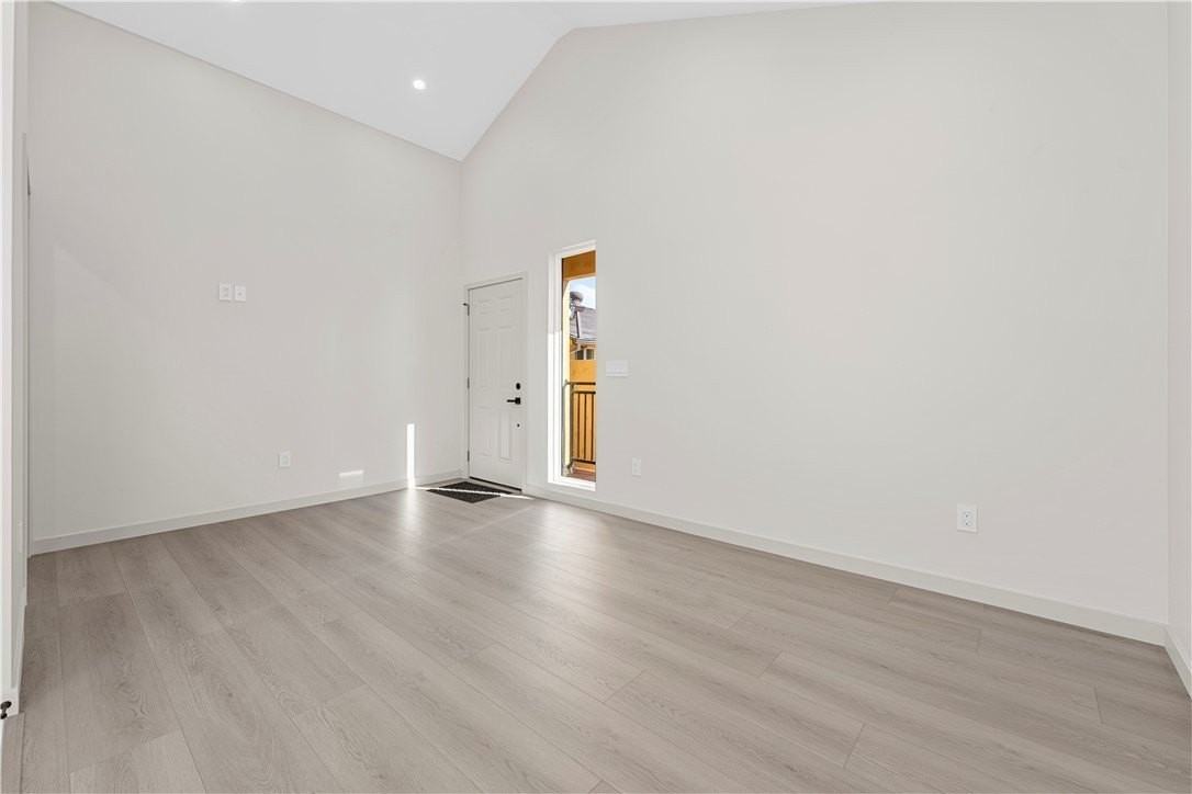 13249 Kagel Canyon St - Photo 4 of 37