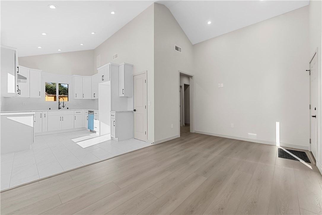 13249 Kagel Canyon St - Photo 5 of 37