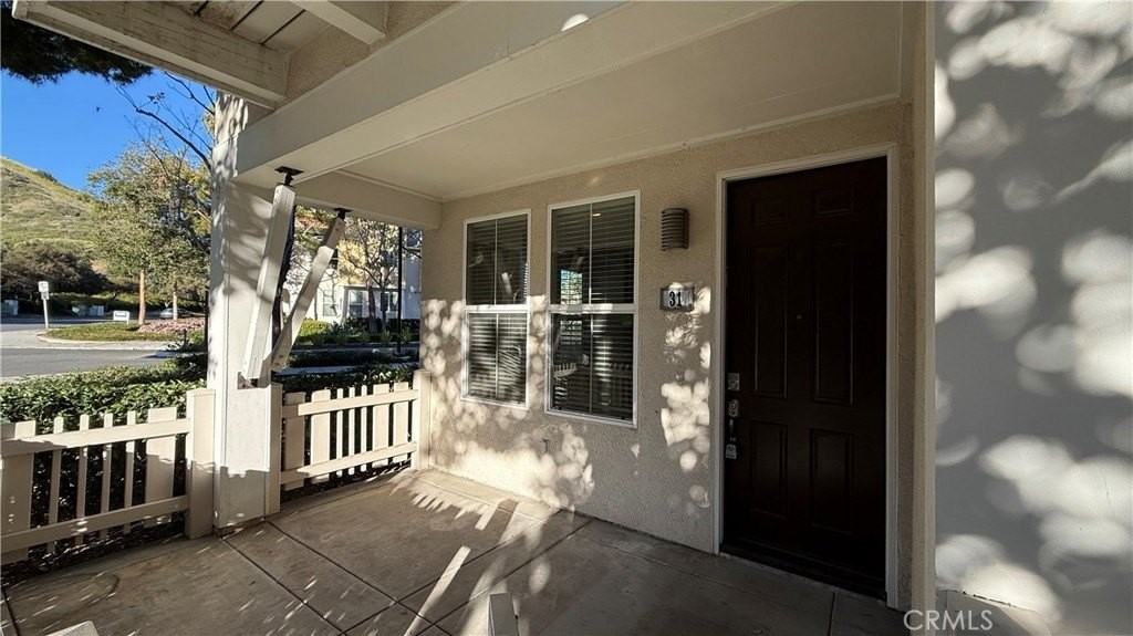 31 Quartz Ln - Photo 3 of 47