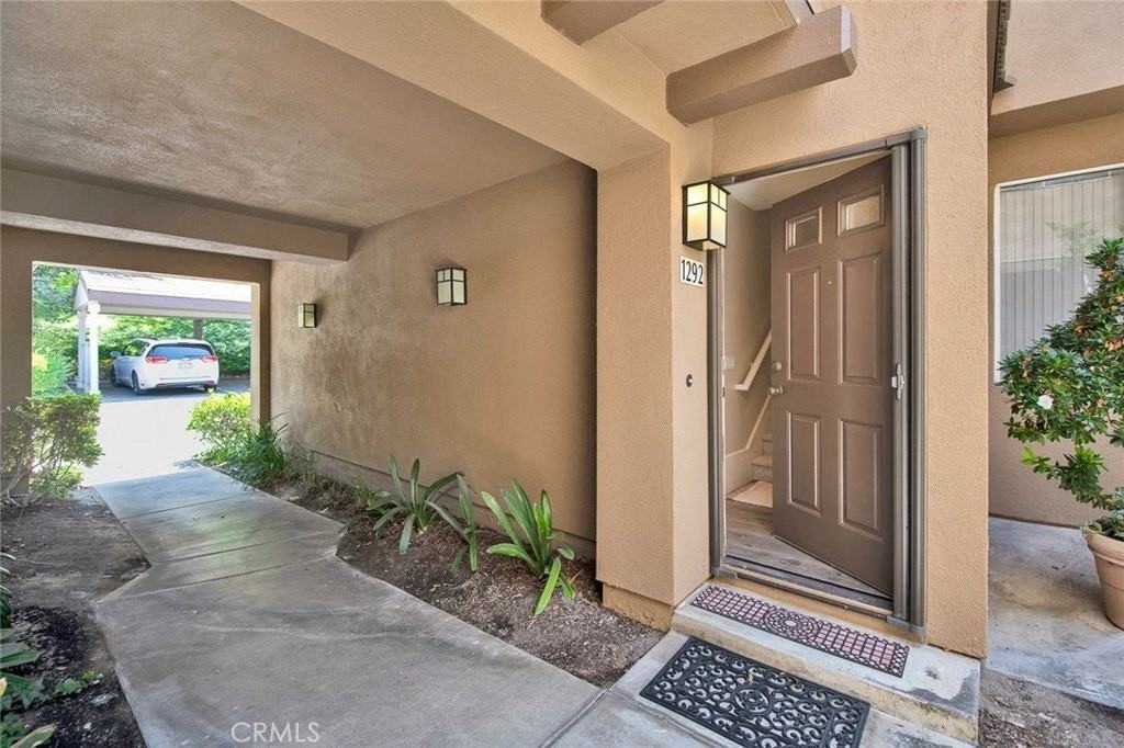 1292 S Country Glen Way - Photo 2 of 43