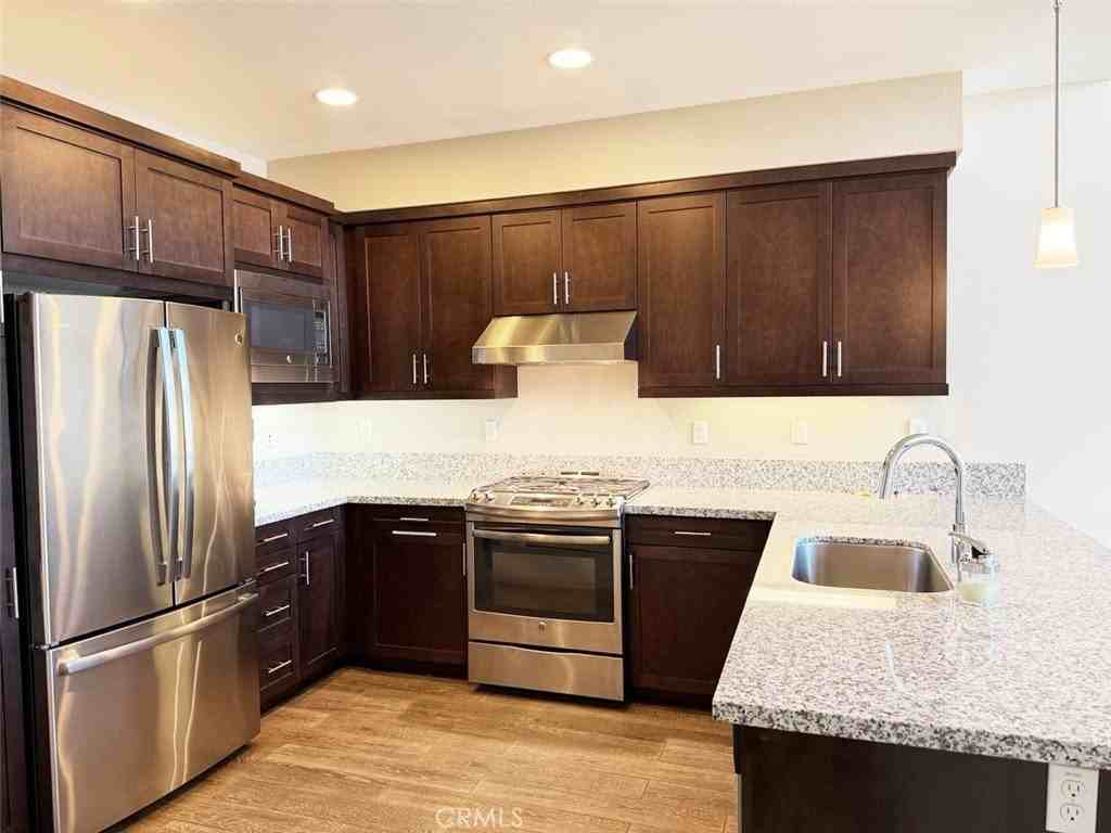 1508 W Artesia Sq - Photo 4 of 46