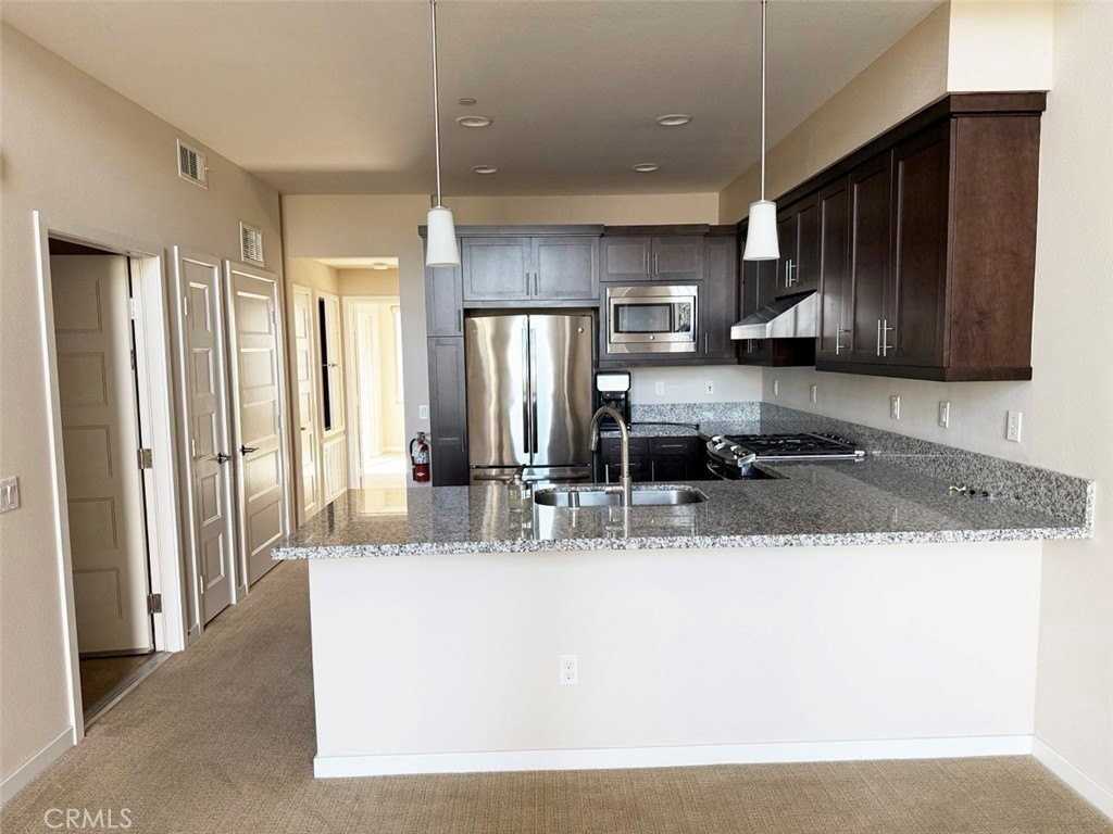 1508 W Artesia Sq - Photo 5 of 46