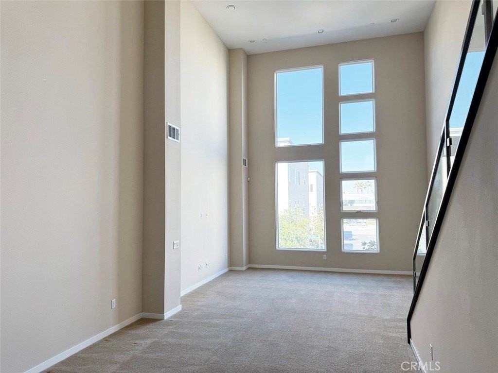 1508 W Artesia Sq - Photo 7 of 46