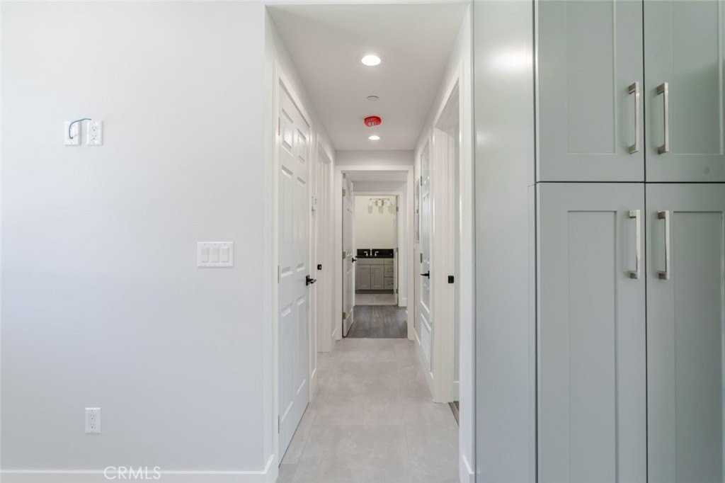 13768 Judd St - Photo 6 of 32