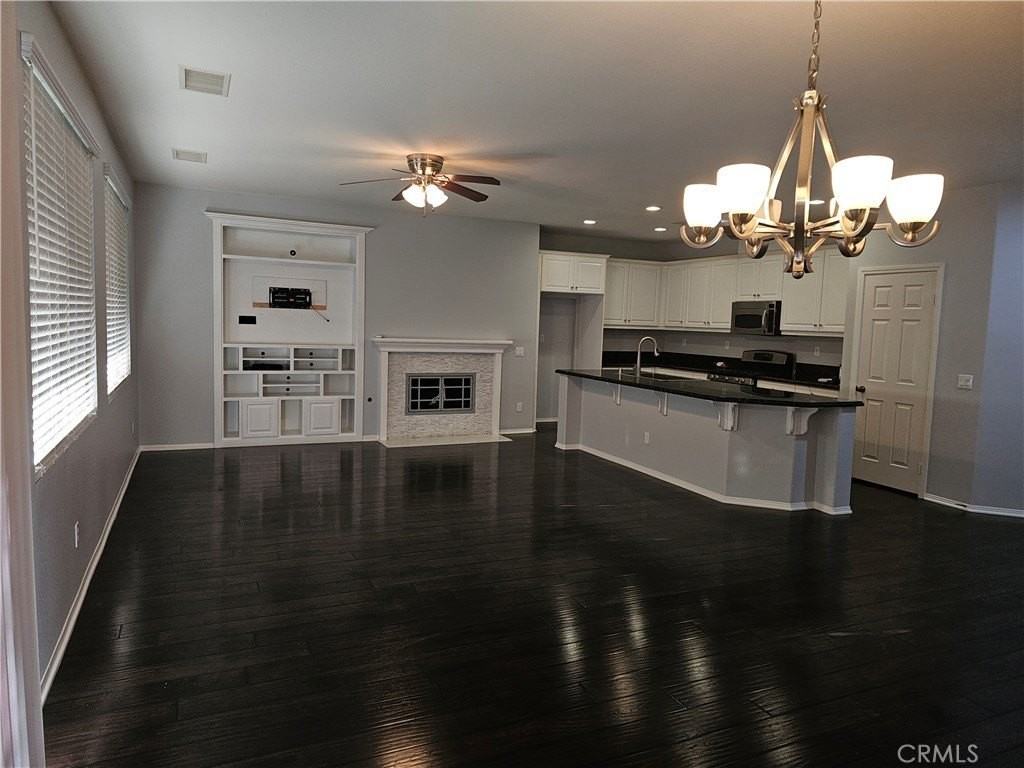 34237 Aurora Ct - Photo 4 of 32