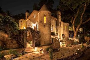 featured image of 8978 Wonderland Ave