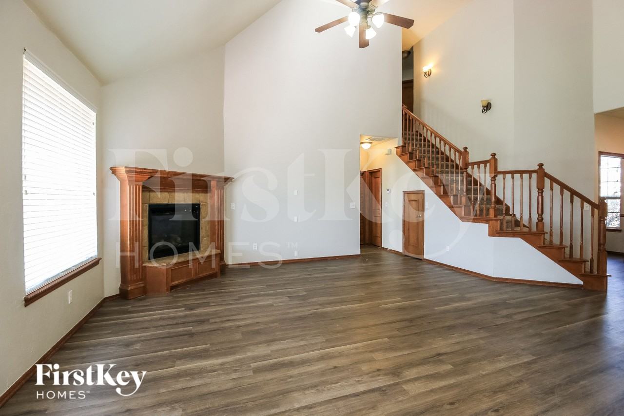 13909 Korbyn Dr - Photo 2 of 18