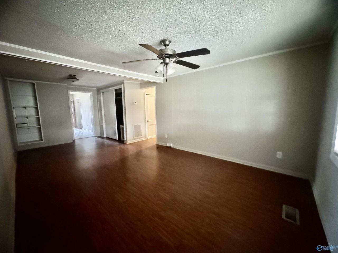 1109 Humes Ave Ne - Photo 4 of 22