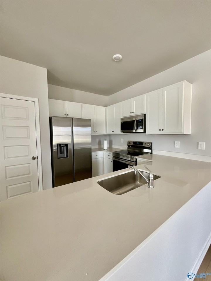 17801 Denham Cir - Photo 4 of 14