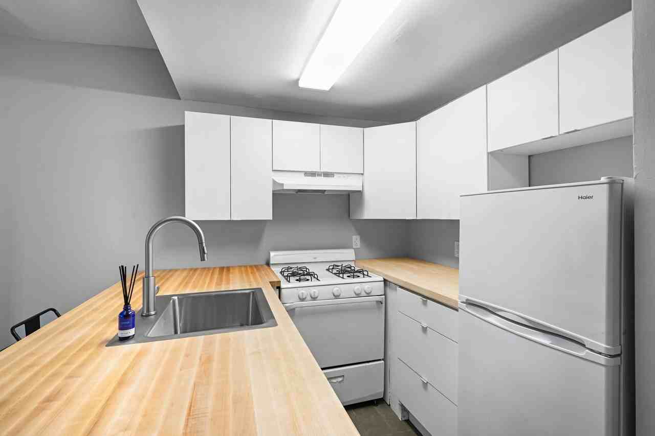 2125 Walnut St #4 - Photo 2 of 8