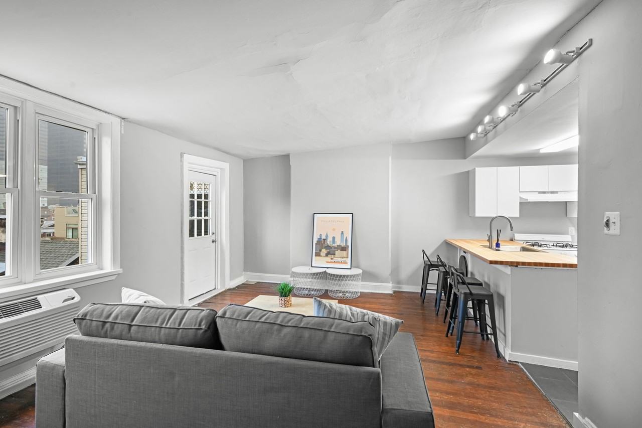 2125 Walnut St #4 - Photo 4 of 8