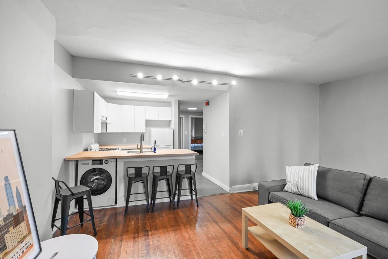 2125 Walnut St #4 - Photo 6 of 8