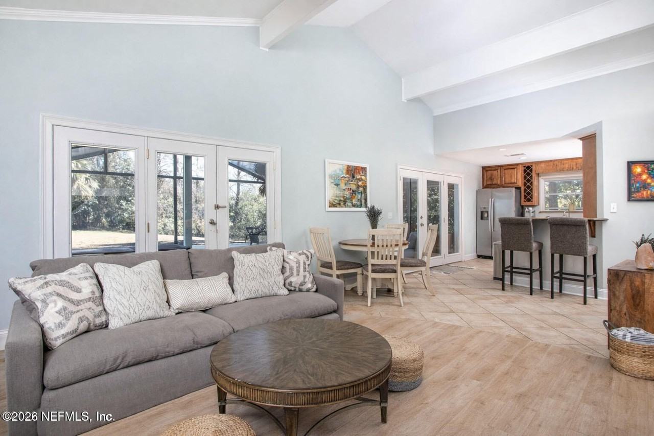 10123 Leisure Ln N - Photo 4 of 25