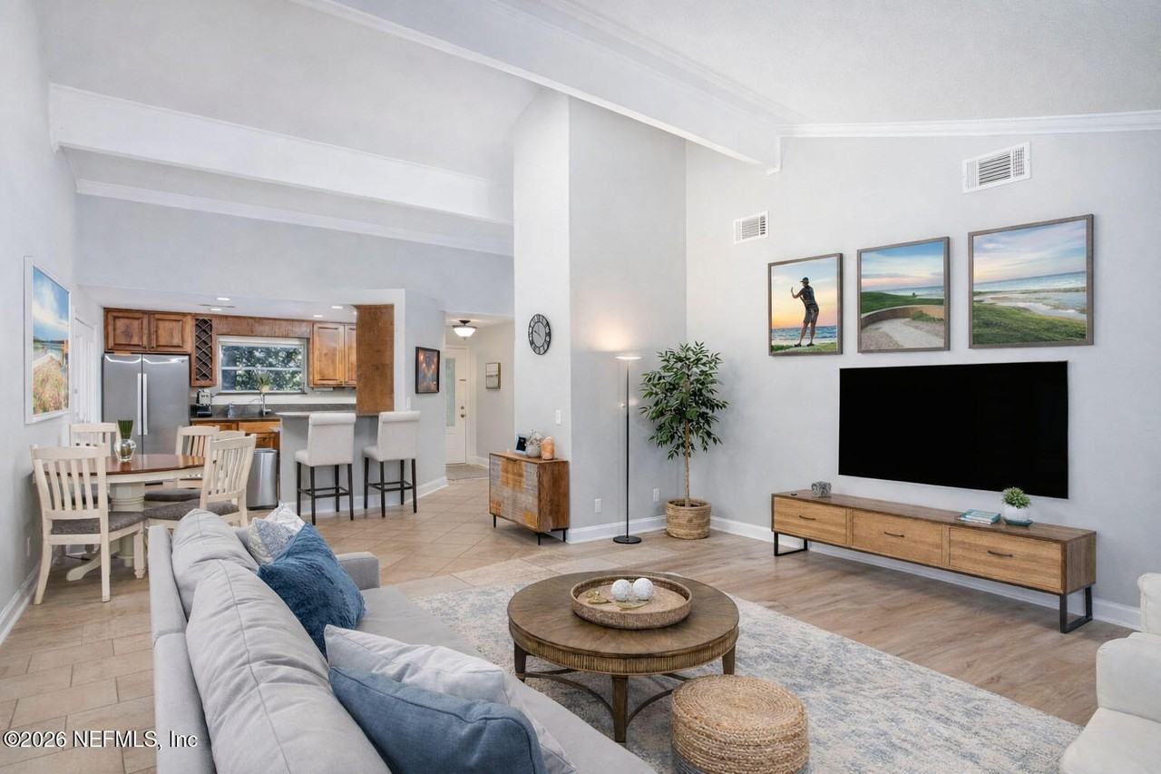 10123 Leisure Ln N - Photo 7 of 25