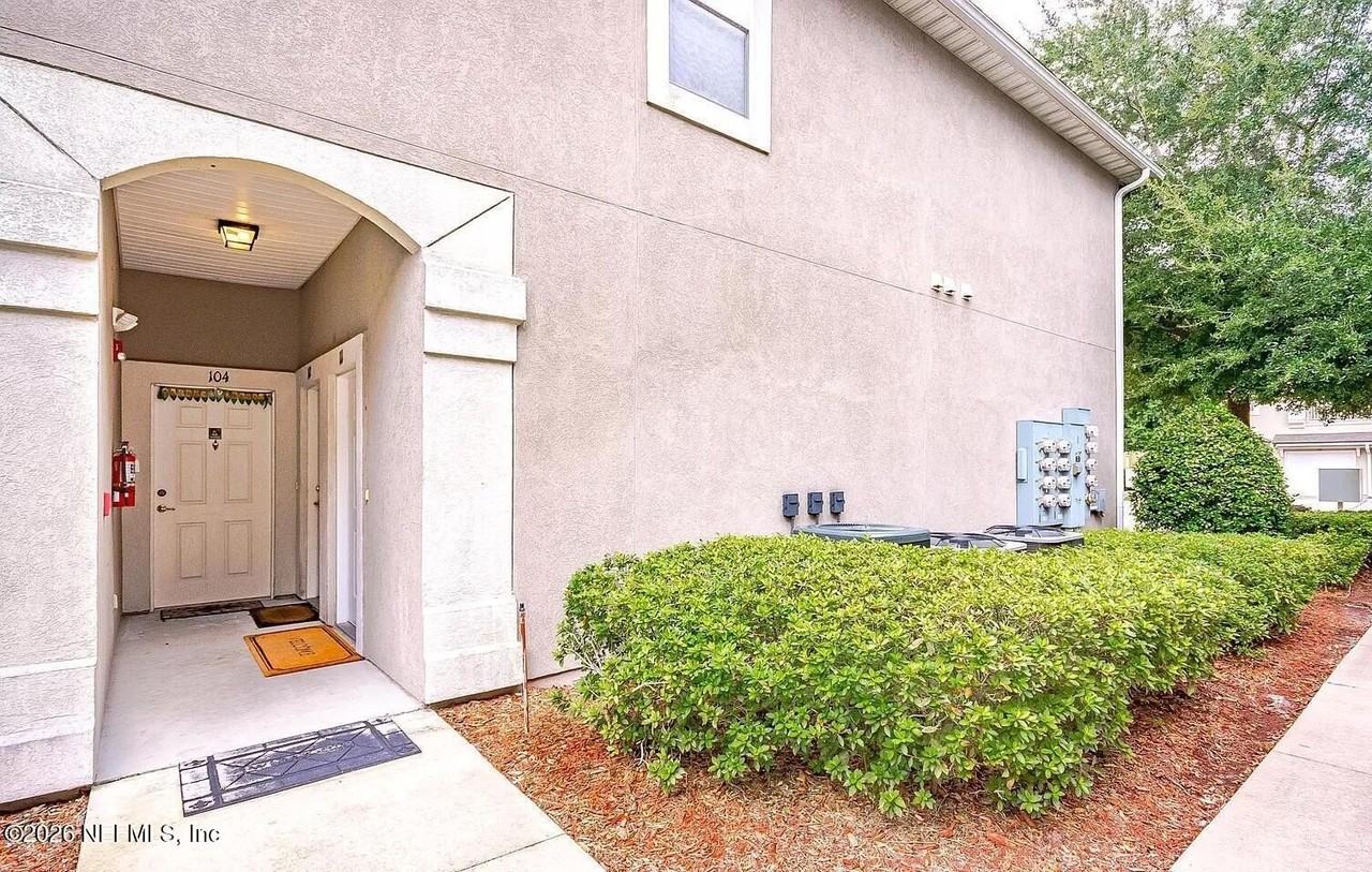 7036 Deer Lodge Cir Unit 111 - Photo 3 of 23