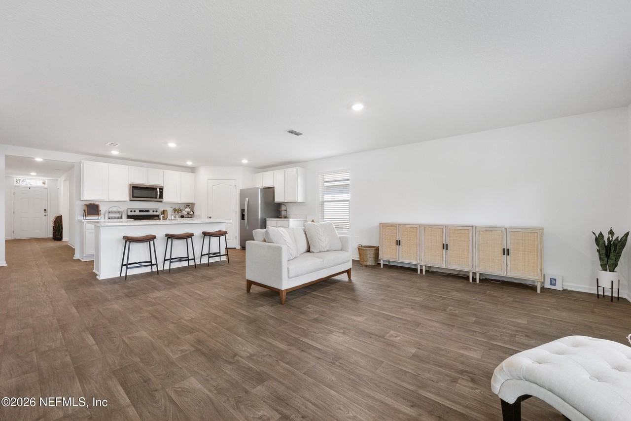 2223 Setting Sun Way - Photo 4 of 18