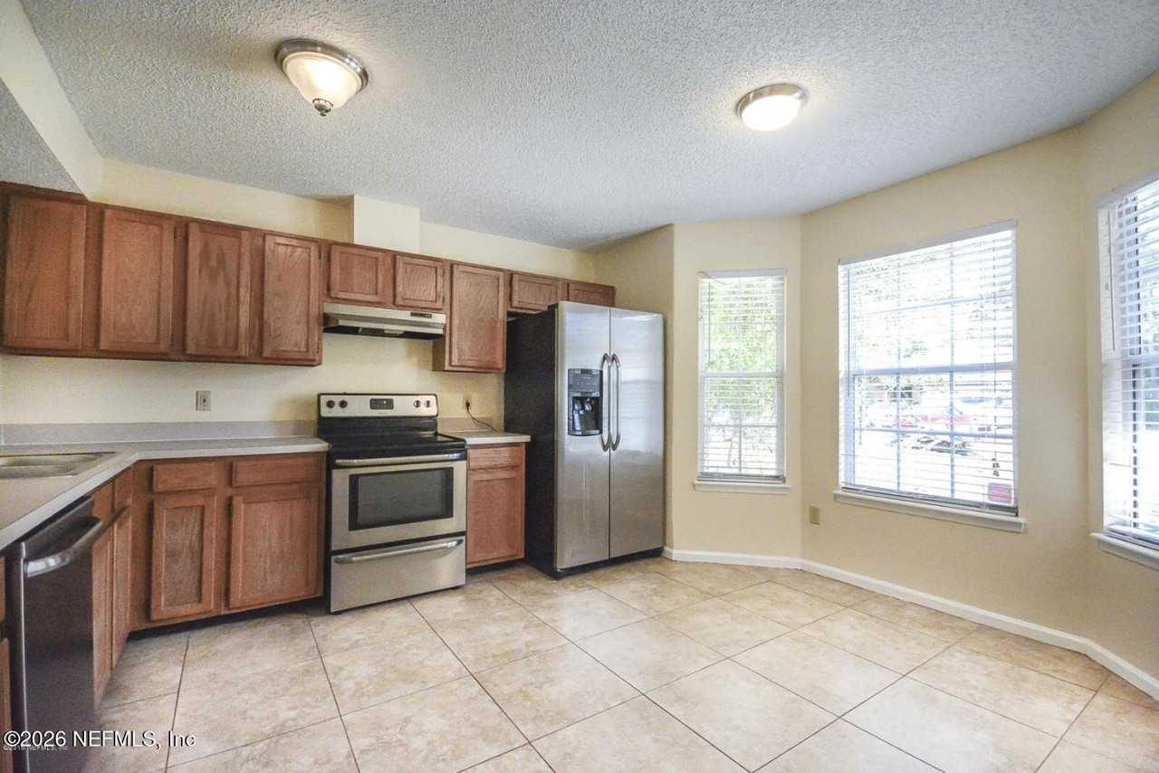 4452 Timber Bluff Ct - Photo 2 of 10