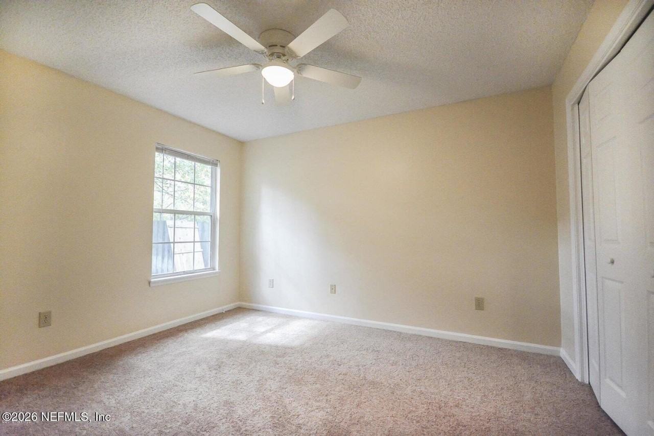 4452 Timber Bluff Ct - Photo 3 of 10