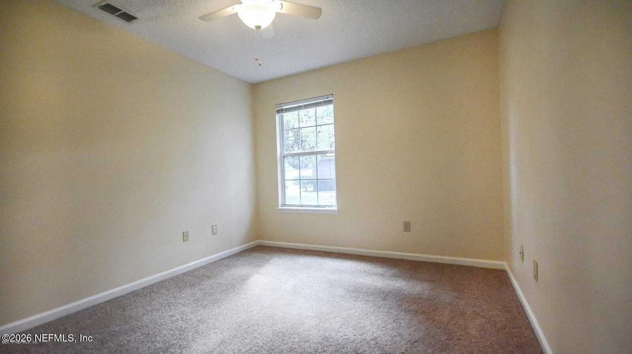 4452 Timber Bluff Ct - Photo 4 of 10