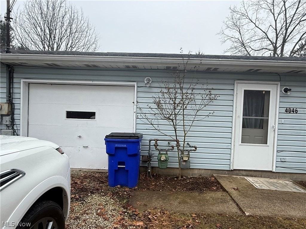 4044 Mogadore Rd - Photo 3 of 21