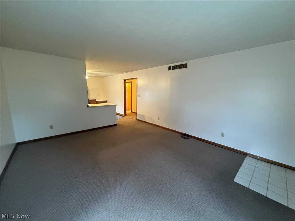 4044 Mogadore Rd - Photo 6 of 21