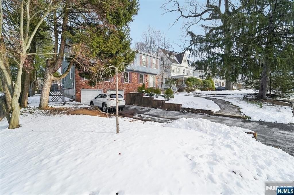 215 Woodside Ave - Photo 3 of 25