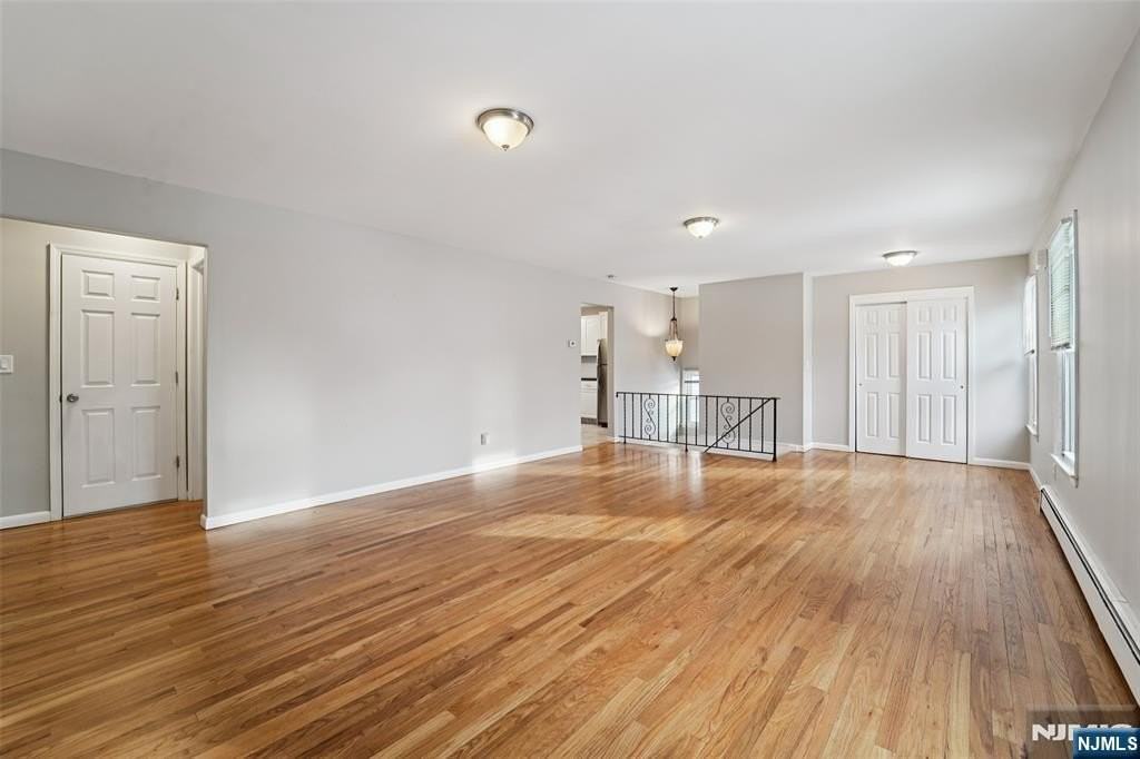 215 Woodside Ave - Photo 5 of 25