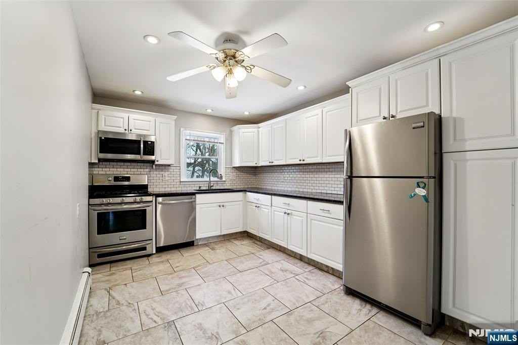 215 Woodside Ave - Photo 7 of 25