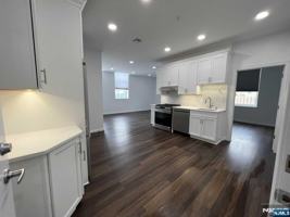 featured image of 38 Garfield Ave Apt 1a