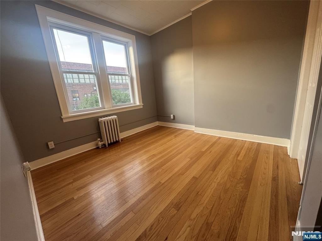 225 Harrison Ave - Photo 7 of 11