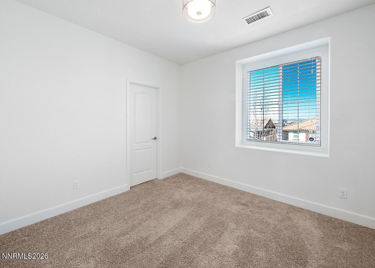 2082 Whitecliff Dr - Photo 5 of 11