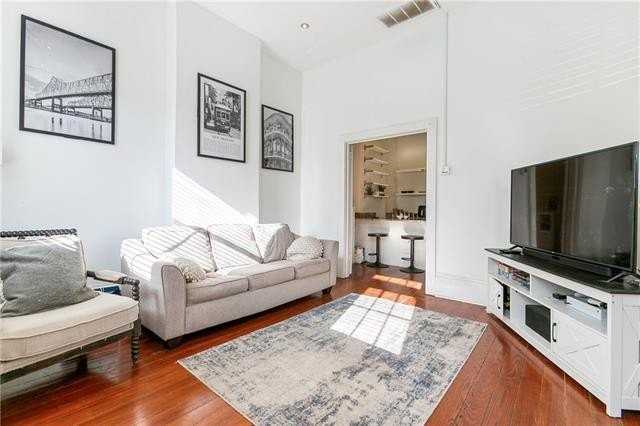 1011 Toledano St - Photo 4 of 10