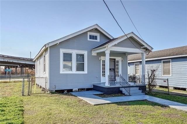 2622 Sage St - Photo 2 of 15