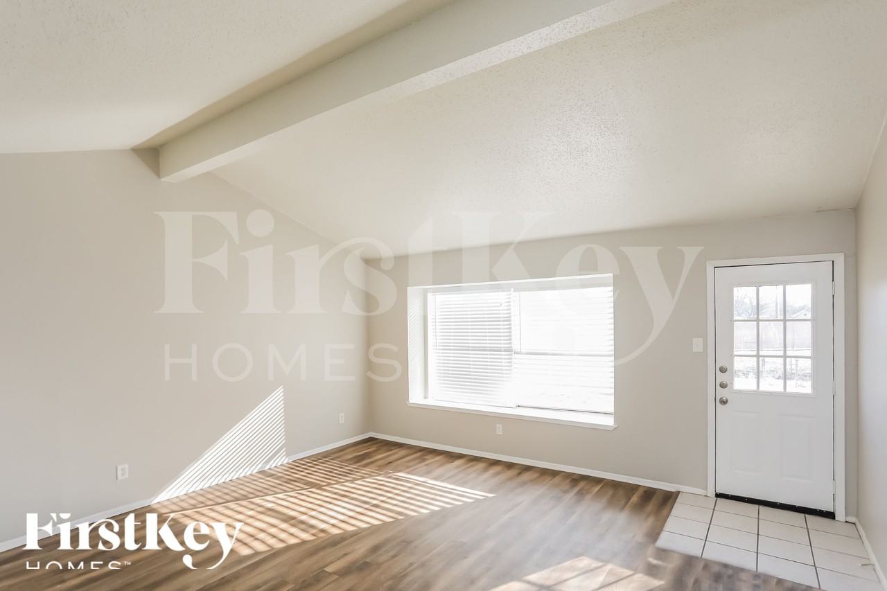 612 Coolwood Ln - Photo 3 of 19