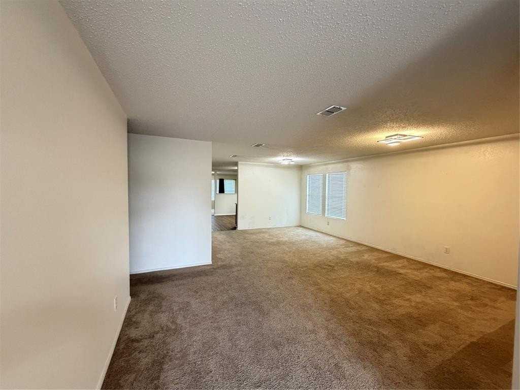 931 Dunkirk Ln - Photo 3 of 9