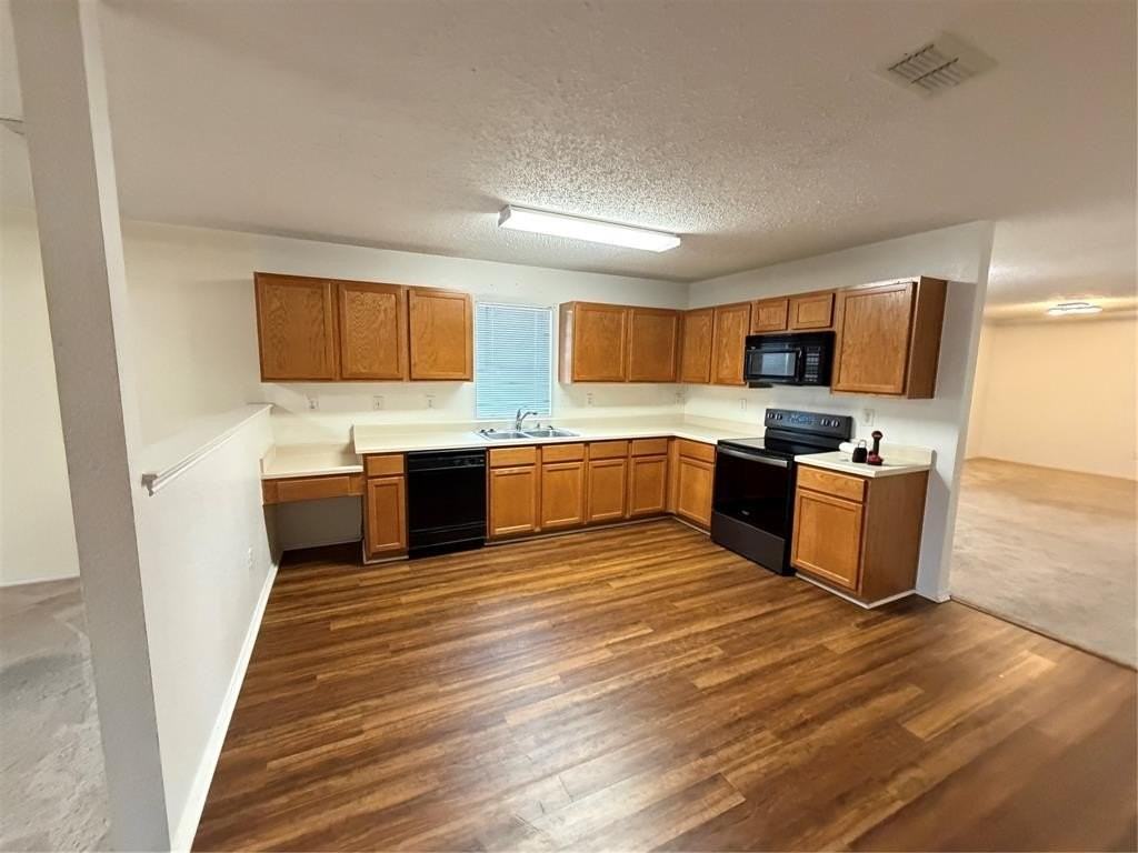 931 Dunkirk Ln - Photo 5 of 9