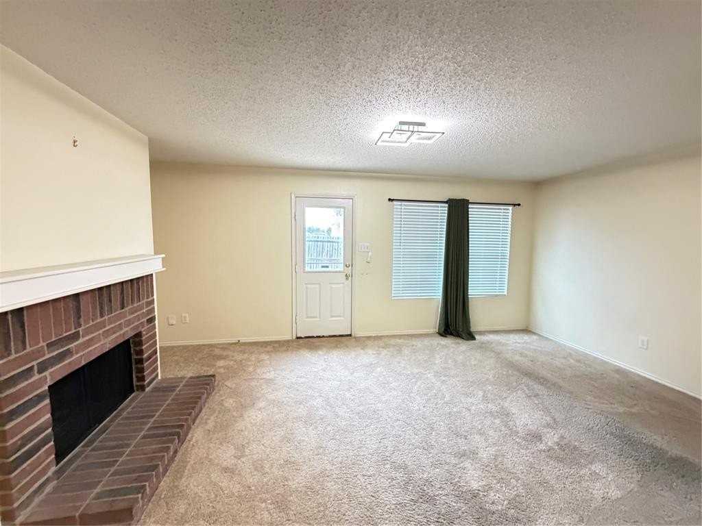 931 Dunkirk Ln - Photo 6 of 9