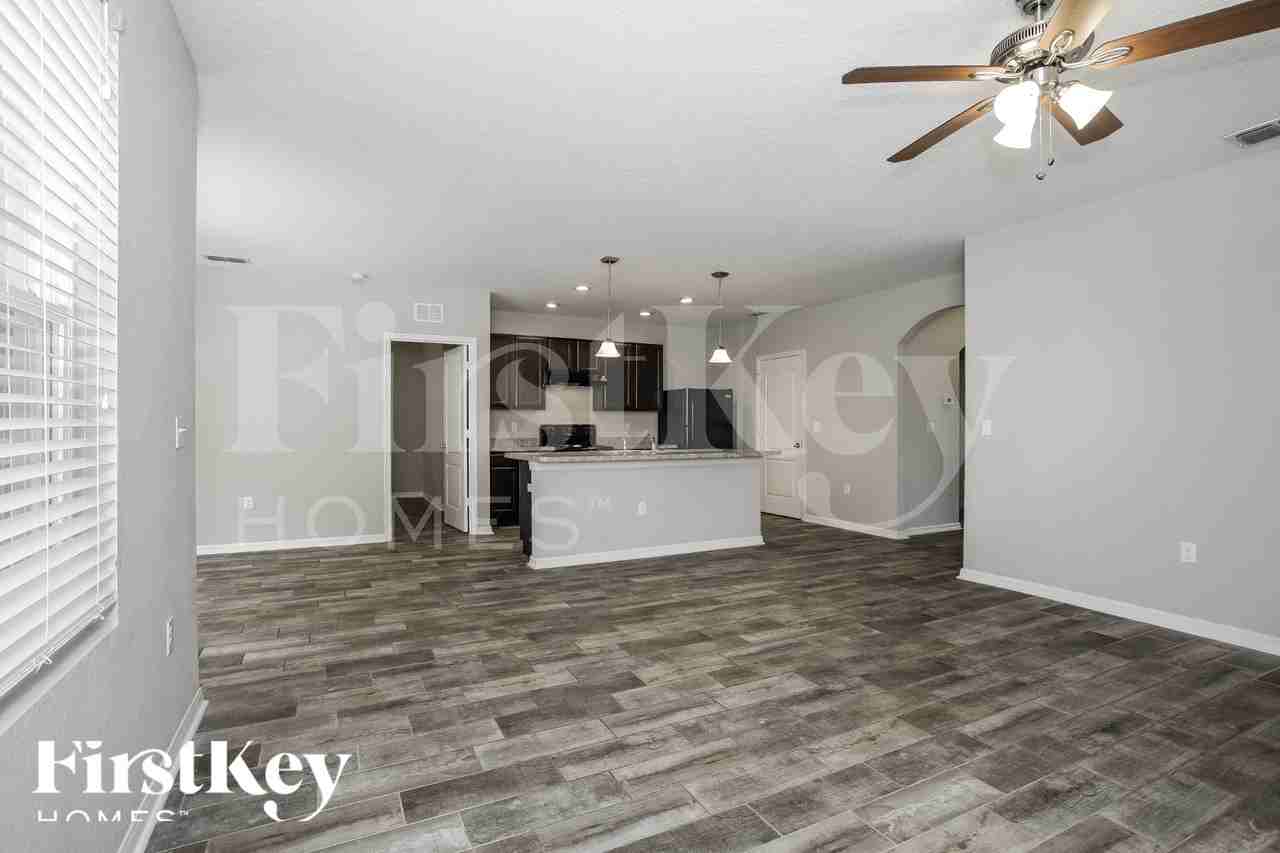 1428 Wallace Manor Pass - Photo 3 of 18