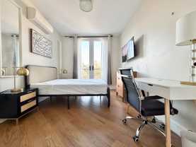 Private Bedroom in 4 Bedroom/2 Bathroom Home - Photo 1 of 1