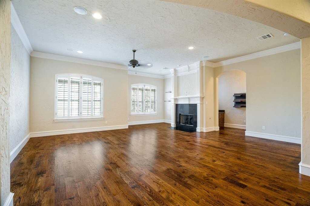 554 Rockingham Dr - Photo 3 of 34